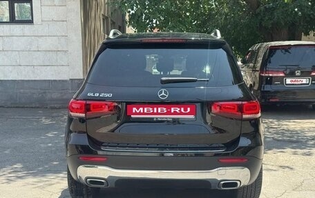 Mercedes-Benz GLB, 2020 год, 2 380 000 рублей, 17 фотография