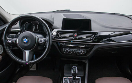 BMW 1 серия, 2020 год, 2 640 000 рублей, 13 фотография