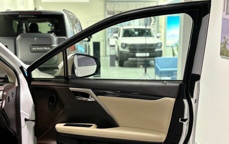 Lexus RX IV рестайлинг, 2017 год, 3 980 000 рублей, 9 фотография