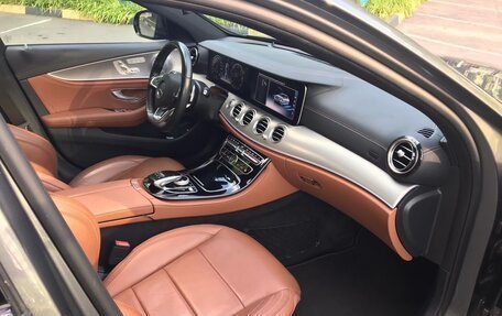 Mercedes-Benz E-Класс, 2016 год, 3 100 000 рублей, 5 фотография