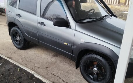 Chevrolet Niva I рестайлинг, 2015 год, 700 000 рублей, 4 фотография