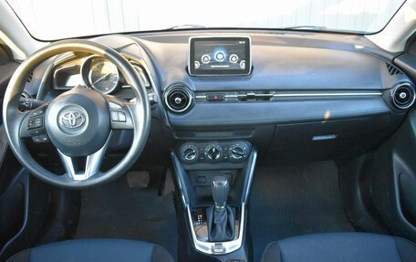 Toyota Yaris, 2017 год, 1 419 999 рублей, 7 фотография