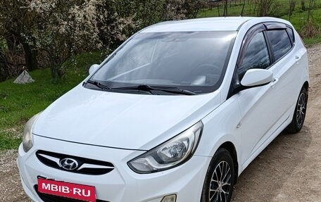 Hyundai Solaris II рестайлинг, 2012 год, 950 000 рублей, 1 фотография