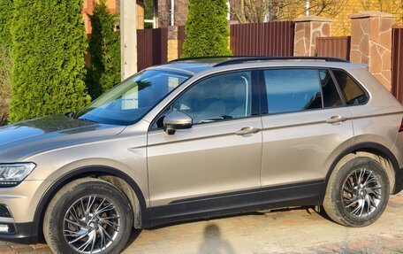 Volkswagen Tiguan II, 2020 год, 2 800 000 рублей, 1 фотография