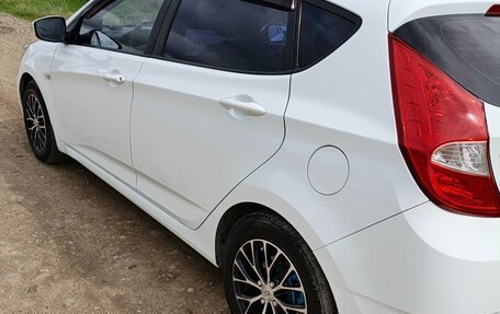 Hyundai Solaris II рестайлинг, 2012 год, 950 000 рублей, 12 фотография