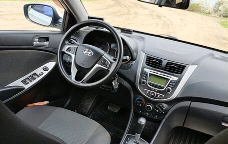 Hyundai Solaris II рестайлинг, 2012 год, 950 000 рублей, 16 фотография
