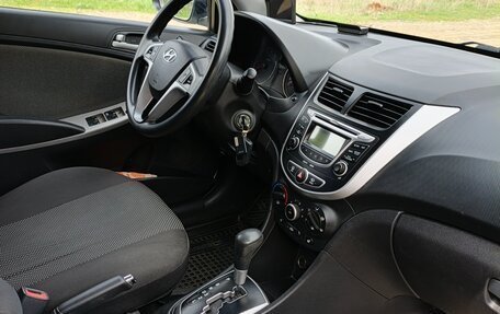 Hyundai Solaris II рестайлинг, 2012 год, 950 000 рублей, 18 фотография