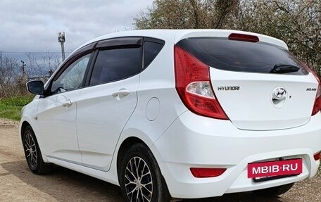 Hyundai Solaris II рестайлинг, 2012 год, 950 000 рублей, 4 фотография