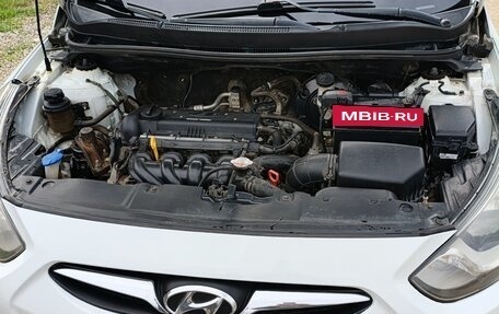 Hyundai Solaris II рестайлинг, 2012 год, 950 000 рублей, 8 фотография