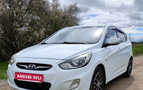Hyundai Solaris II рестайлинг, 2012 год, 950 000 рублей, 3 фотография