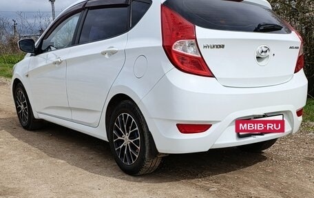 Hyundai Solaris II рестайлинг, 2012 год, 950 000 рублей, 2 фотография