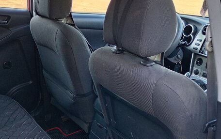 Toyota Matrix, 2002 год, 375 000 рублей, 14 фотография