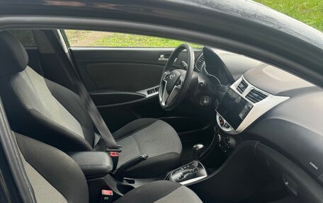 Hyundai Solaris II рестайлинг, 2013 год, 699 999 рублей, 2 фотография