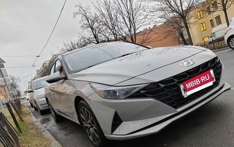 Hyundai Elantra, 2021 год, 2 100 000 рублей, 5 фотография