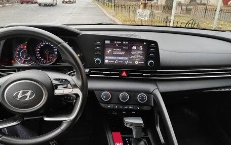 Hyundai Elantra, 2021 год, 2 100 000 рублей, 7 фотография