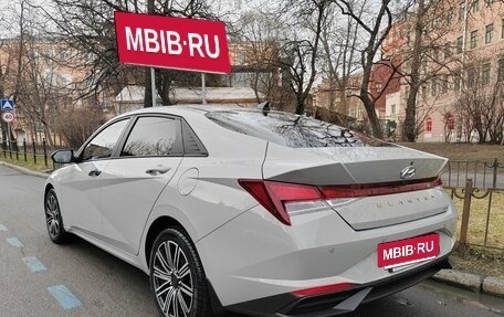 Hyundai Elantra, 2021 год, 2 100 000 рублей, 3 фотография