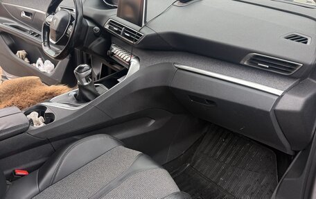 Peugeot 5008 II, 2017 год, 1 650 000 рублей, 5 фотография