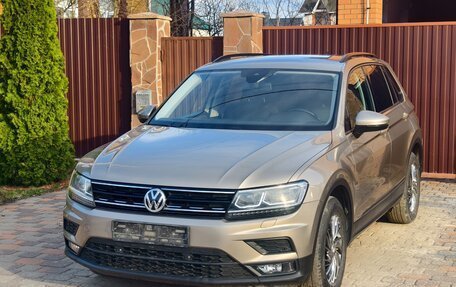 Volkswagen Tiguan II, 2020 год, 2 800 000 рублей, 2 фотография