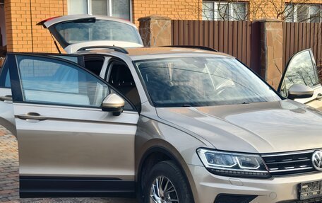 Volkswagen Tiguan II, 2020 год, 2 800 000 рублей, 17 фотография