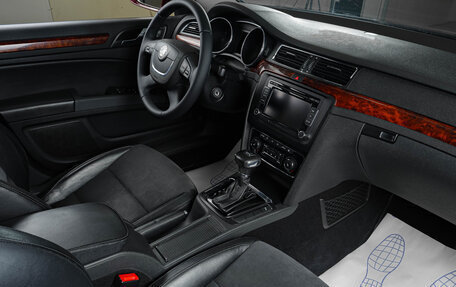 Skoda Superb III рестайлинг, 2010 год, 979 000 рублей, 11 фотография