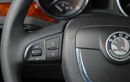 Skoda Superb III рестайлинг, 2010 год, 979 000 рублей, 15 фотография