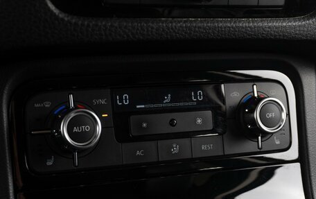 Volkswagen Touareg III, 2013 год, 2 589 000 рублей, 17 фотография