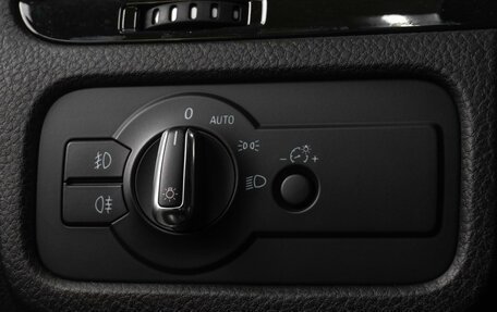 Volkswagen Touareg III, 2013 год, 2 589 000 рублей, 22 фотография