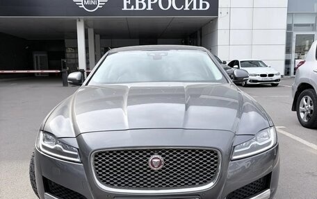 Jaguar XF II, 2018 год, 2 900 000 рублей, 6 фотография
