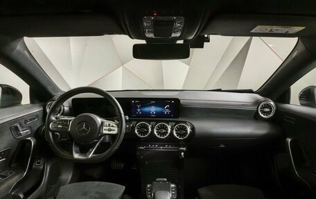 Mercedes-Benz CLA, 2021 год, 3 200 000 рублей, 14 фотография