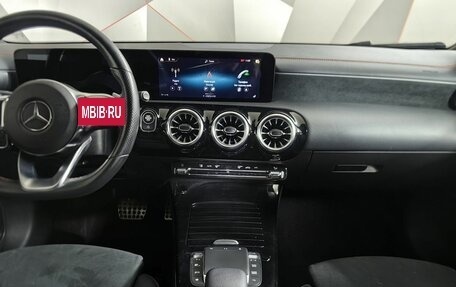 Mercedes-Benz CLA, 2021 год, 3 200 000 рублей, 15 фотография