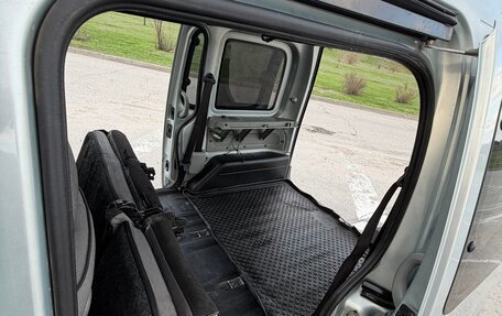 Renault Kangoo II рестайлинг, 2008 год, 500 000 рублей, 21 фотография