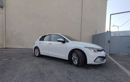 Volkswagen Golf VIII, 2020 год, 1 920 000 рублей, 2 фотография