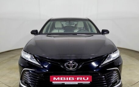 Toyota Camry, 2021 год, 3 900 000 рублей, 2 фотография