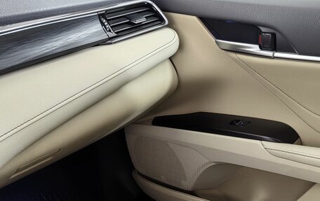 Toyota Camry, 2021 год, 3 900 000 рублей, 13 фотография