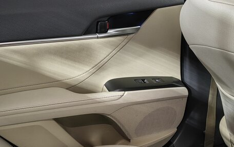 Toyota Camry, 2021 год, 3 900 000 рублей, 17 фотография