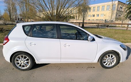 KIA cee'd I рестайлинг, 2011 год, 700 000 рублей, 8 фотография