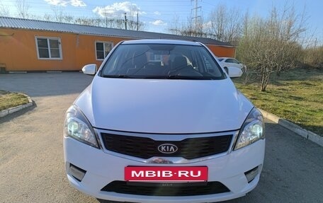 KIA cee'd I рестайлинг, 2011 год, 700 000 рублей, 3 фотография