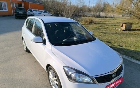 KIA cee'd I рестайлинг, 2011 год, 700 000 рублей, 2 фотография