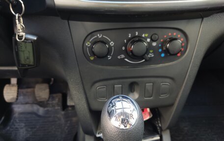 Renault Logan II, 2018 год, 790 000 рублей, 12 фотография