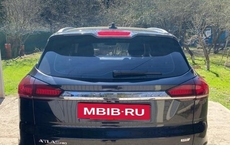 Geely Atlas, 2022 год, 2 100 000 рублей, 4 фотография