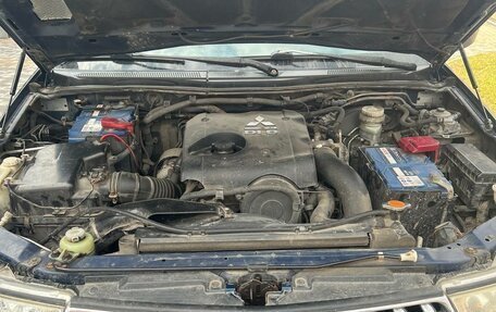 Mitsubishi Pajero Sport II рестайлинг, 2011 год, 700 000 рублей, 10 фотография