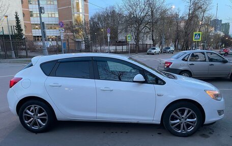 Opel Astra J, 2011 год, 645 000 рублей, 3 фотография