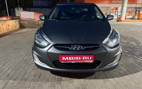 Hyundai Solaris II рестайлинг, 2012 год, 710 000 рублей, 4 фотография