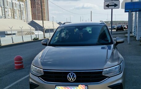 Volkswagen Tiguan II, 2021 год, 3 200 000 рублей, 1 фотография