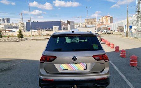 Volkswagen Tiguan II, 2021 год, 3 200 000 рублей, 3 фотография