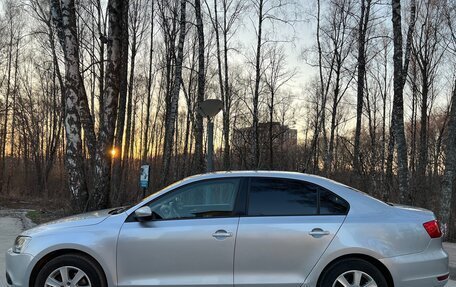 Volkswagen Jetta VI, 2011 год, 850 000 рублей, 2 фотография