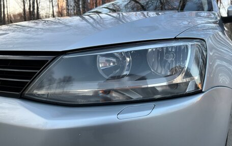 Volkswagen Jetta VI, 2011 год, 850 000 рублей, 13 фотография