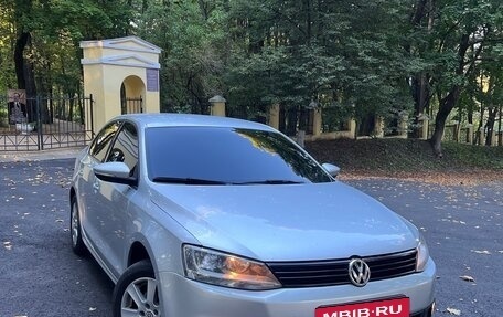 Volkswagen Jetta VI, 2011 год, 850 000 рублей, 9 фотография