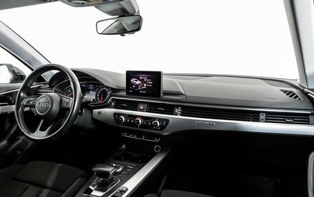 Audi A4, 2019 год, 2 700 000 рублей, 11 фотография