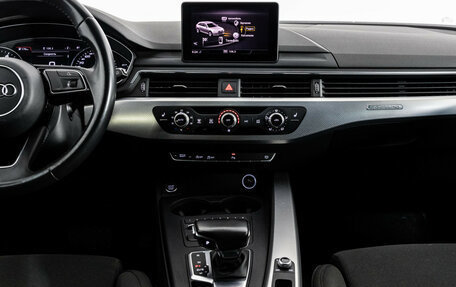 Audi A4, 2019 год, 2 700 000 рублей, 16 фотография